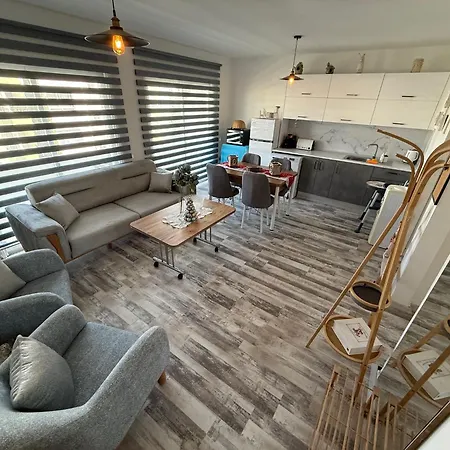 3 Bedroom Opposite Kyrenia Harbor Appartement Girne