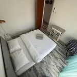 3 Bedroom Opposite Kyrenia Harbor דירה *