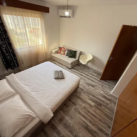 3 Bedroom Opposite Kyrenia Harbor דירה קיירניה