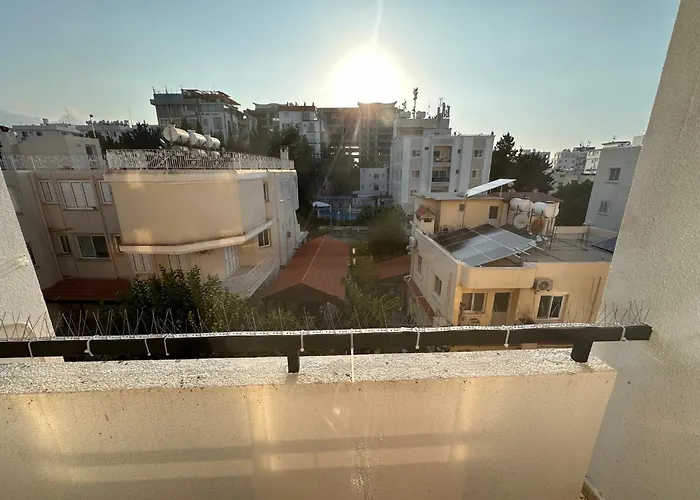 アパート 3 Bedroom Opposite Kyrenia Harbor *