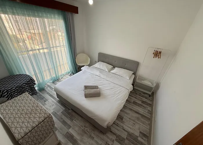 3 Bedroom Opposite Kyrenia Harbor キレニア