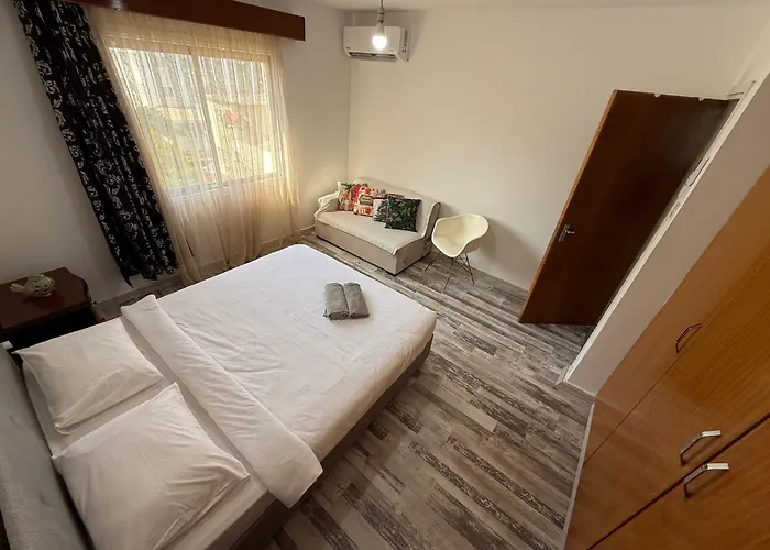 3 Bedroom Opposite Kyrenia Harbor Apartament Kirenia